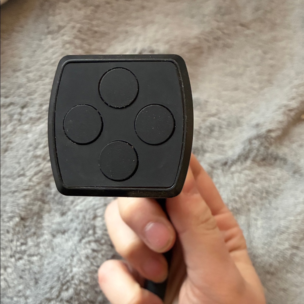 Black Magnetic Car Phone Mount - Picture 3 of 6